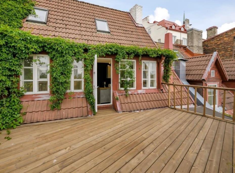 Floor With Two Balconies In The Old Town * Tallinna